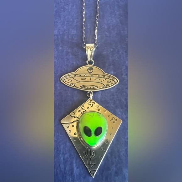 Sterling Silver Alien Pendant Necklace in Gold and Green - Picture 2 of 3